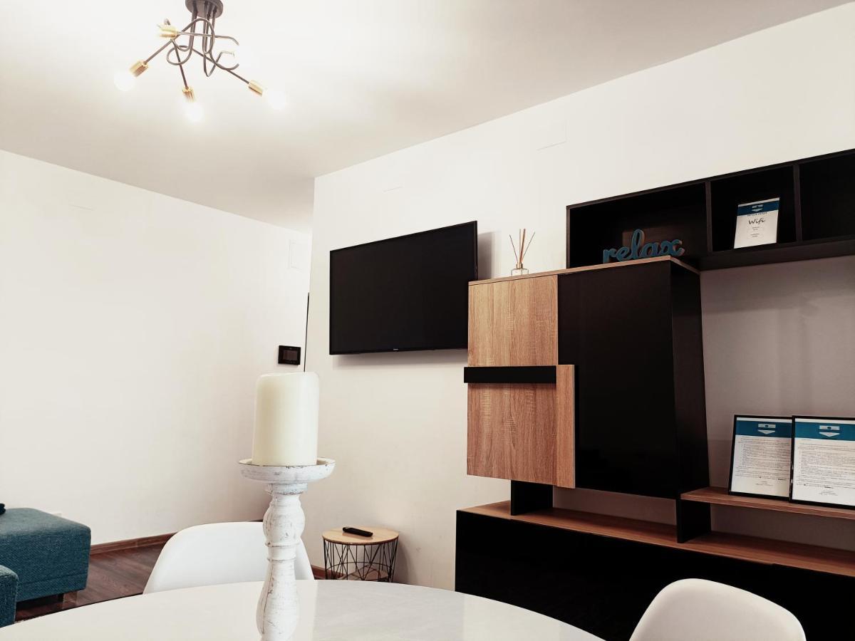 Christopher Apartment オラデア エクステリア 写真