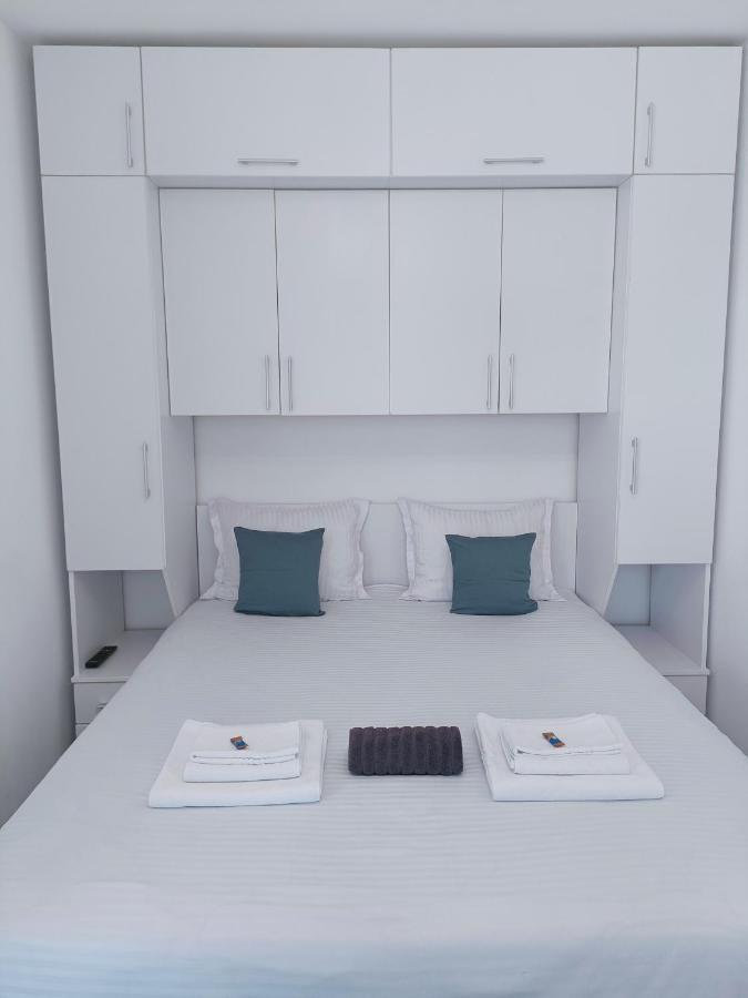 Christopher Apartment オラデア エクステリア 写真