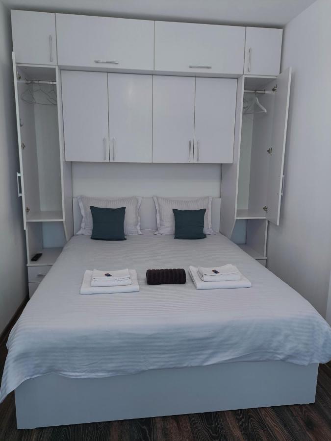 Christopher Apartment オラデア エクステリア 写真
