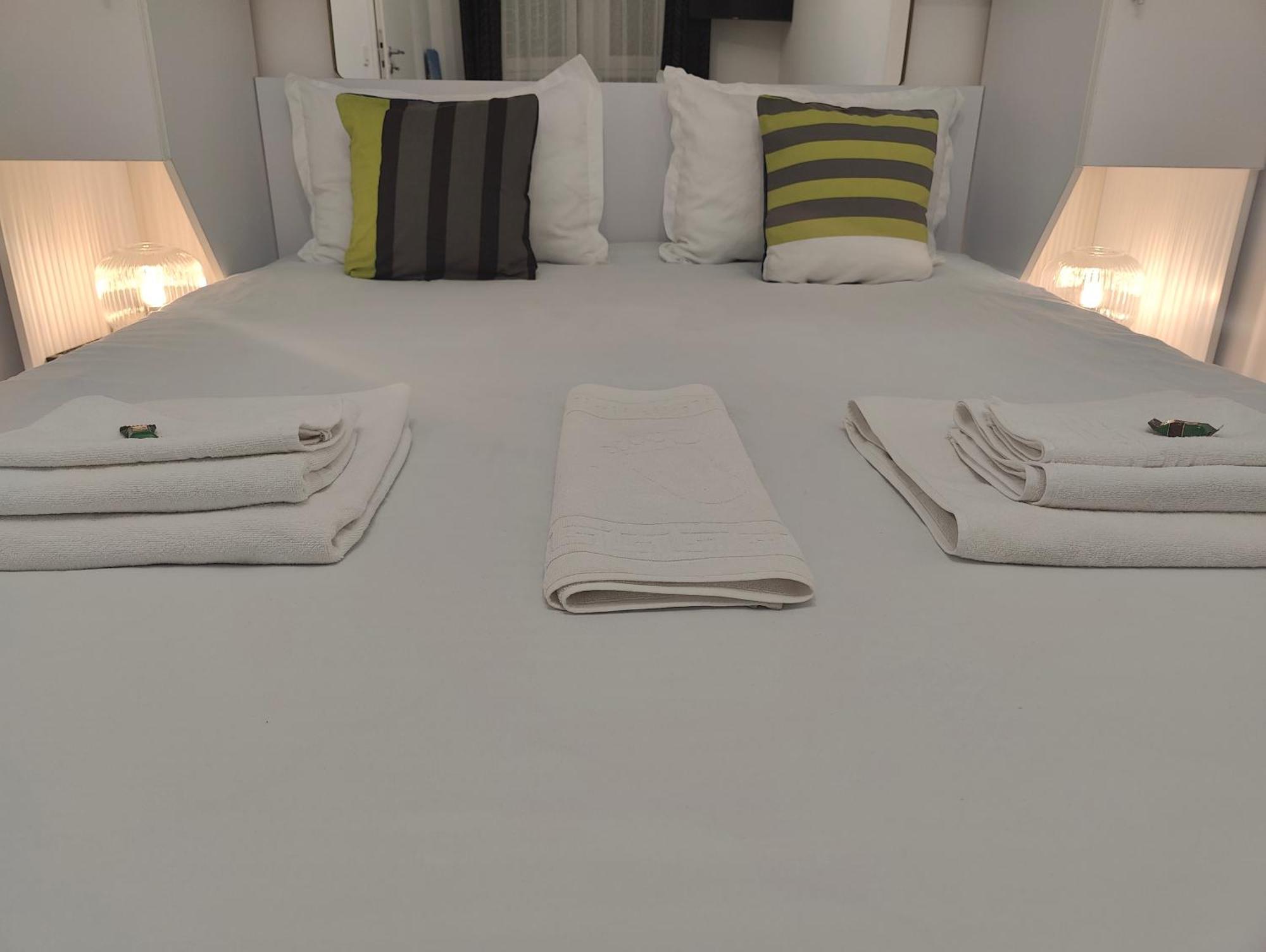 Christopher Apartment オラデア エクステリア 写真