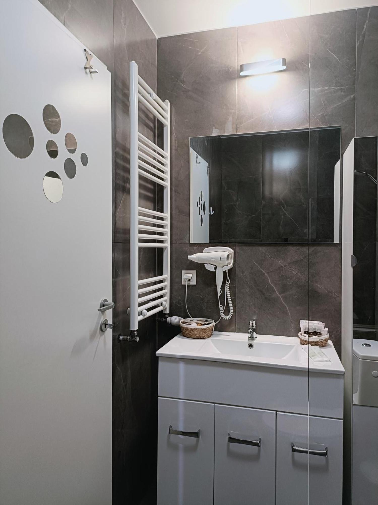 Christopher Apartment オラデア 部屋 写真