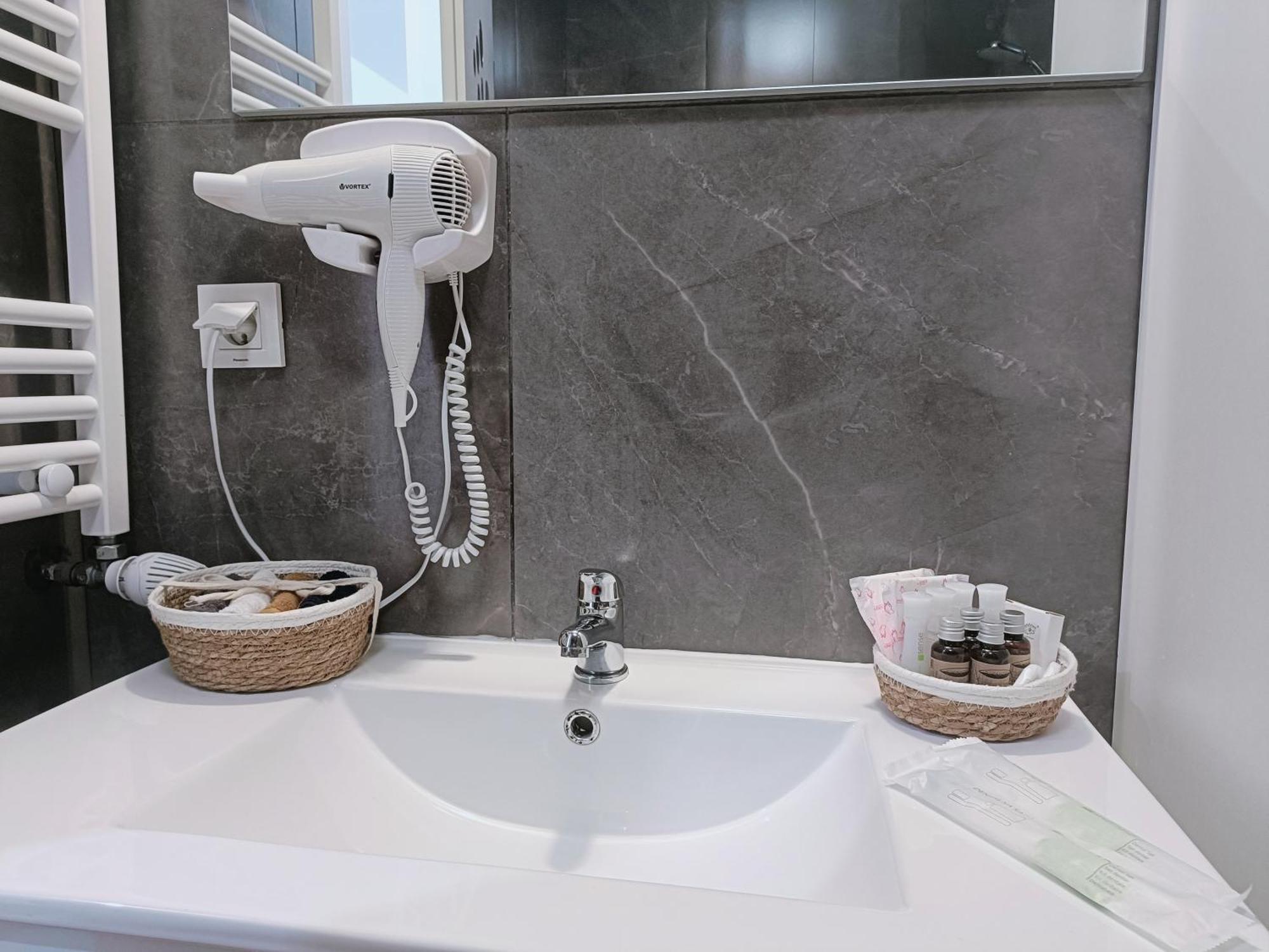 Christopher Apartment オラデア 部屋 写真